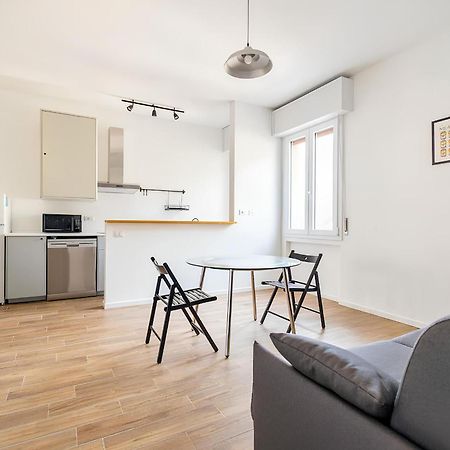 Santa Giulia Suite - 15 Minutes From City Centre Милано Екстериор снимка